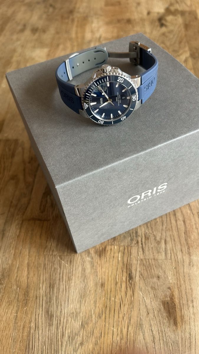 Oris Orologi: ORIS Aquis Date 41.5mm Blue Dial – Usato da Lugano venduto da bad_2t9b 6