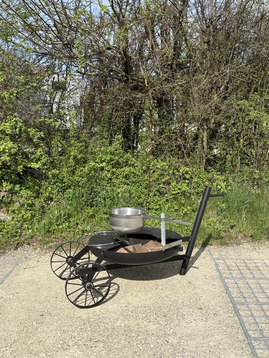 Griglie: fahrbare Feuerschale mit Grillring – Nuovo (secondo la descrizione) da Oberwil-Lieli venduto da metal-works