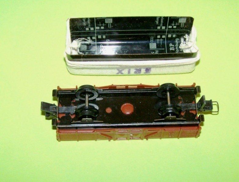 Trix Modellini di ferrovie: Trix Express H0 Planenwagen "TRIX" aus COOP Startpackung – Usato da Brüttisellen venduto da Rentner44zh 2