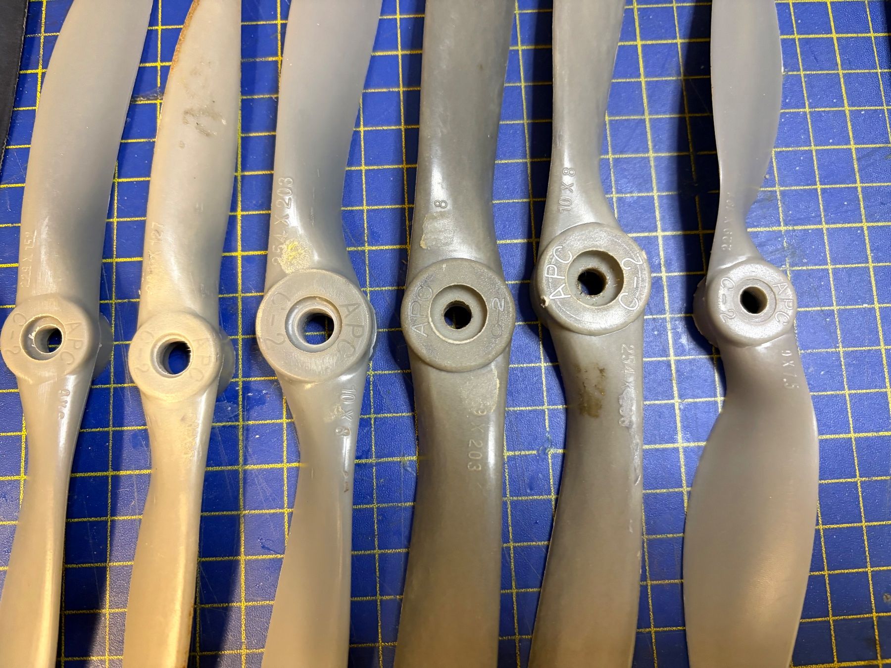 Modellismo RC: Modellflugzeug Propeller div. (3) – Usato da Glattbrugg venduto da Olio7 2