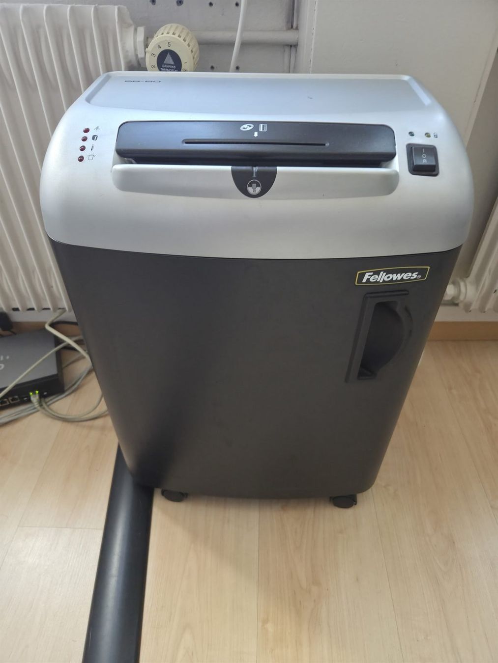 Fellowes Distruggi documenti: Fellowes SB-80 Aktenvernichter Büro – Usato da Zürich venduto da ant_m569 1