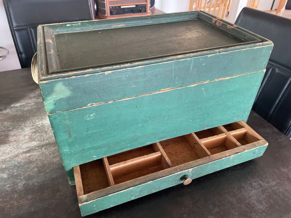Ancienne Boîte à Outils Ou De Pêche En Métal à Plateau Unique Vert
