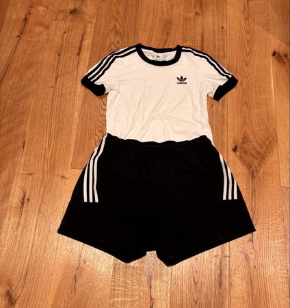 Adidas T-Shirt und Hose Sportset