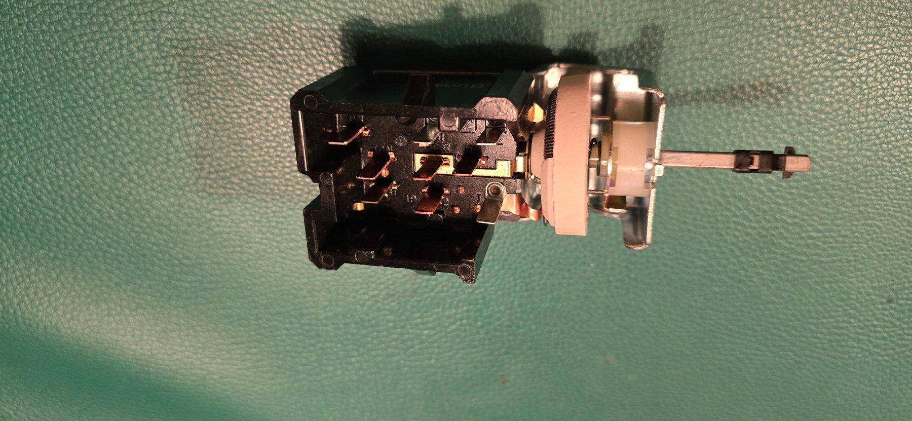 Ford Tutti pezzi di ricambio auto: Rhéostat commande phare Ford Bronco E77B-11654-44 NEUF – Nuovo e nell'imballaggio originale da Chamoson venduto da eddygh