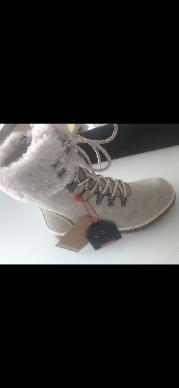 Chaussures femmes: Botte 39 – Neuf avec emballage d'origine à Estavayer-Le-Lac par zazadavidson