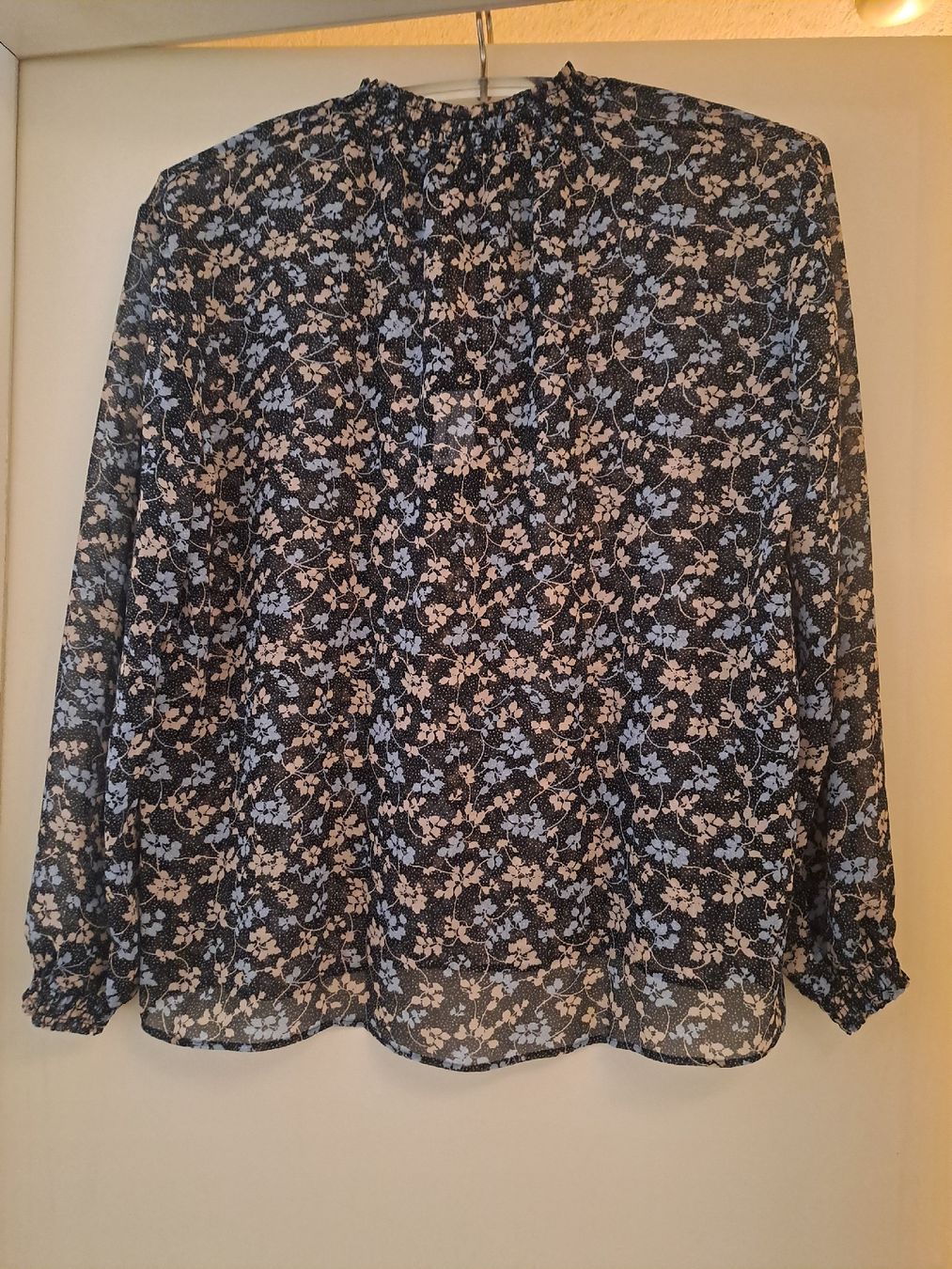 Hugo Boss Camicette: Neues Hemd von Boss mit Blumenmuster -  Grösse 40 – Nuovo (secondo la descrizione) da Zürich venduto da jun_vh8f 1