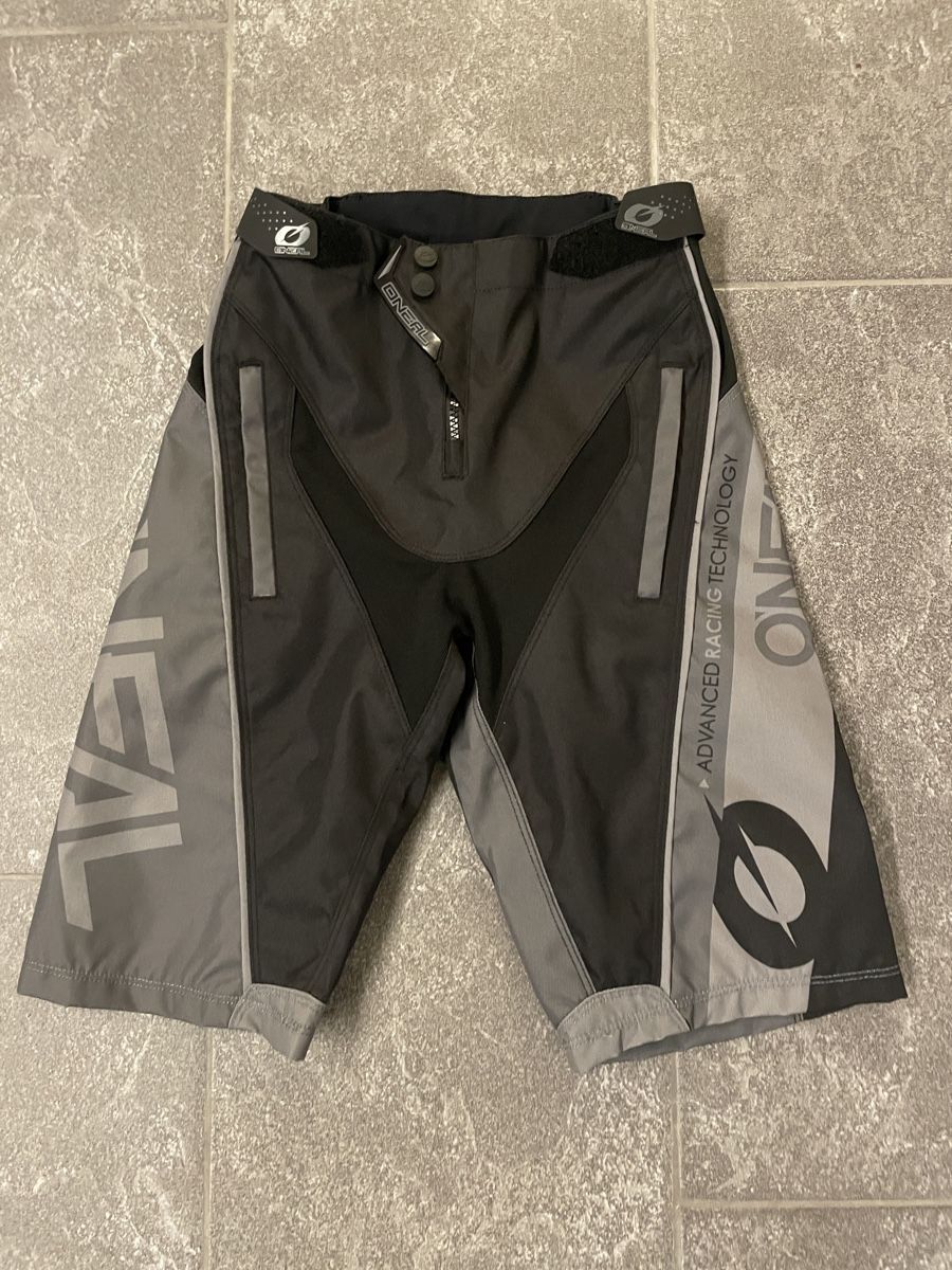 Pantalons: ONEAL MTB Shorts Kinder – D'occasion à Brunegg par kiki_faca