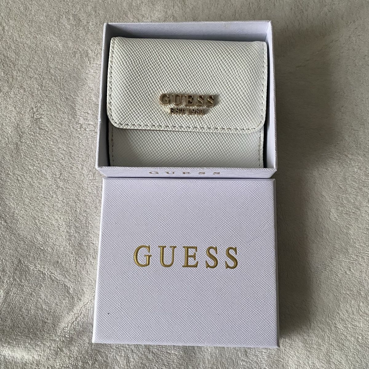 Guess Portamonete: Guess Porte Monnaie NEU – Nuovo e nell'imballaggio originale da Givisiez venduto da dor_xb9k 1