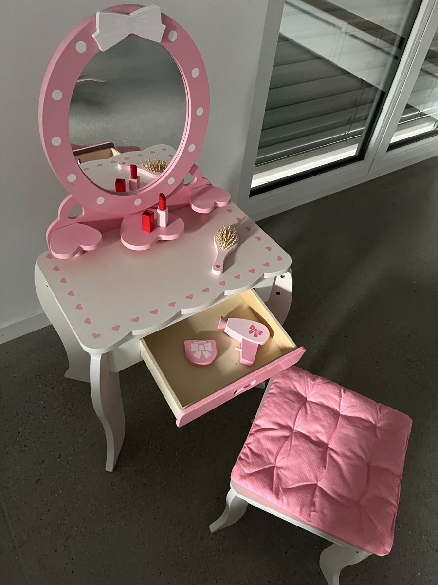 Giocattoli: Kinderschminktisch mit Hocker – Usato da Bözberg venduto da Meister1234567890 2