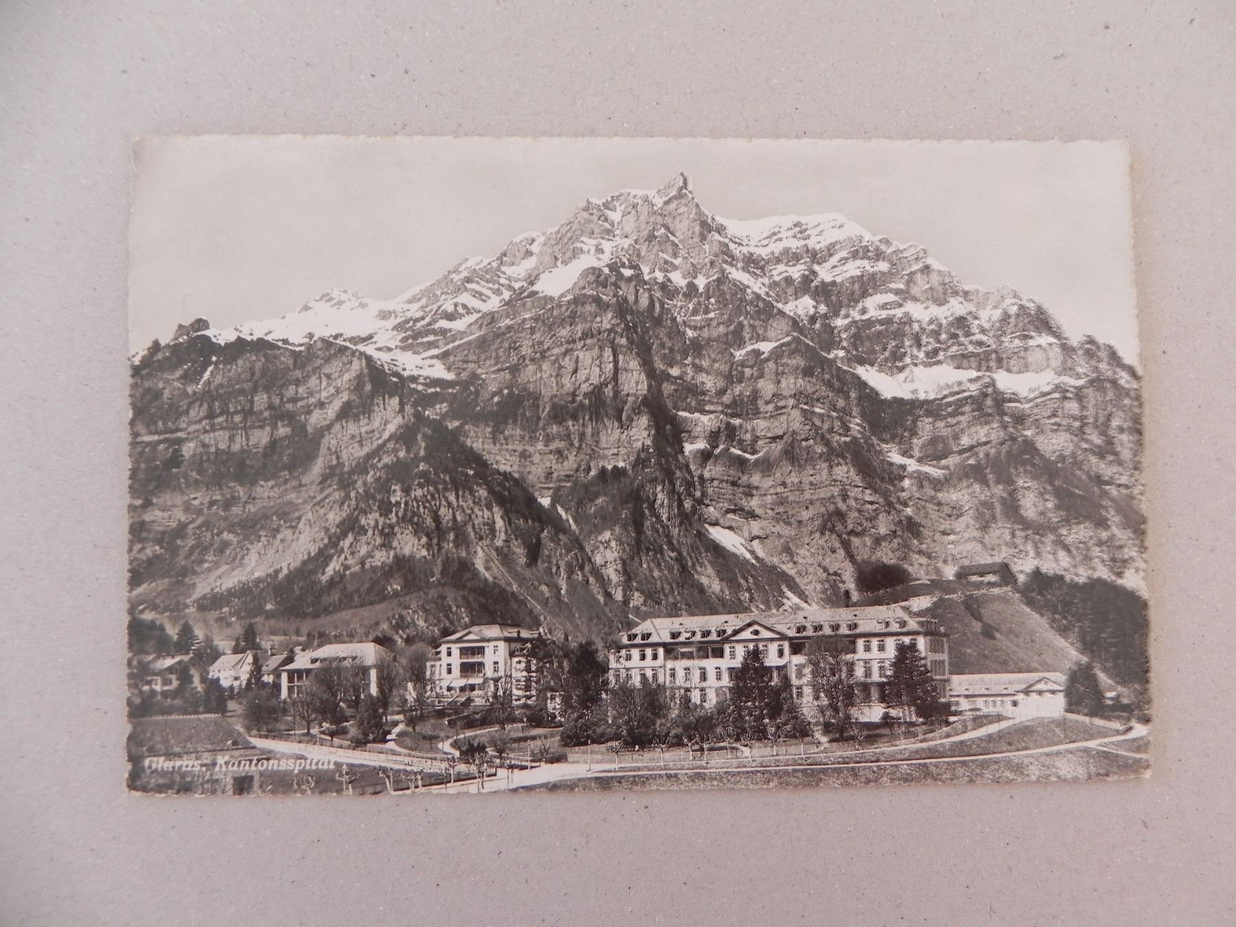 Cartoline postali: Ansichtskarte Glarus GL Kantonsspital – Usato da Siebnen venduto da krimsie
