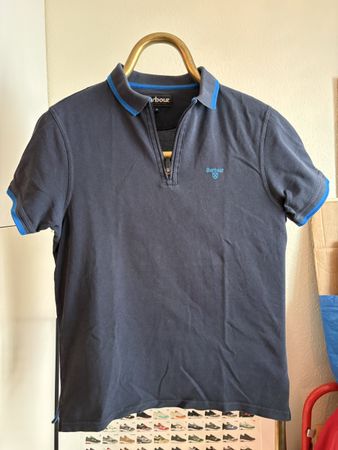  Polo Zippé Barbour Bleu Marine – Taille M