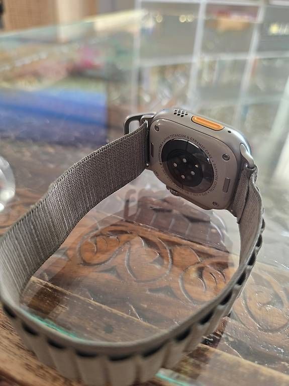 Smartwatch: Apple Watch Ultra 2 – D'occasion à Lausanne par imr_2007