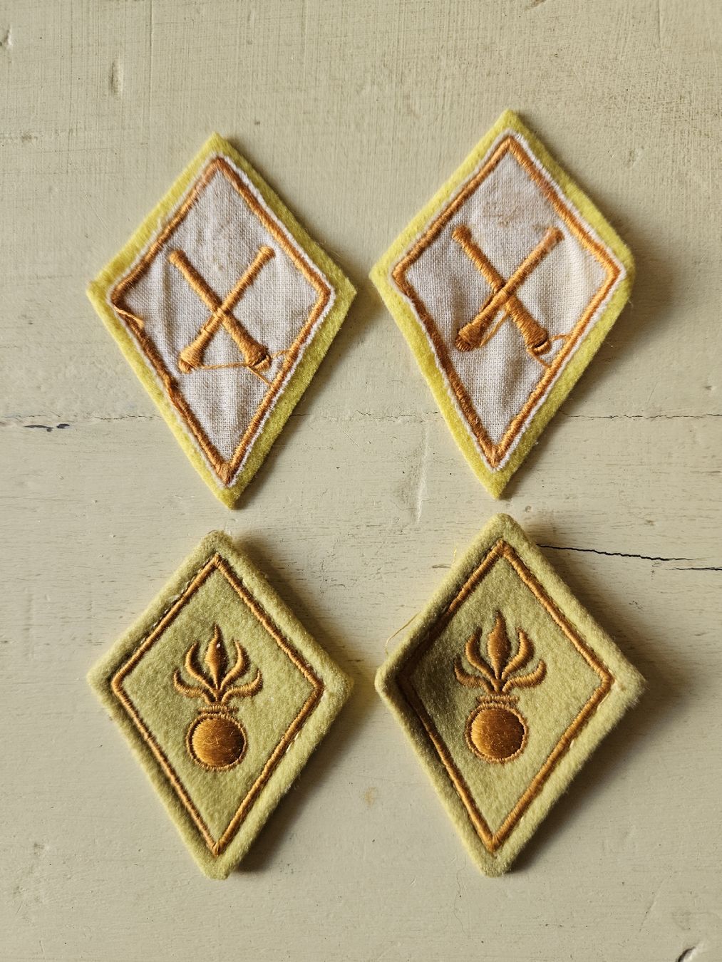 Schweizer Armee Toppe: Insignes de col Armée Suisse – Usato da Les Brenets venduto da SBO56