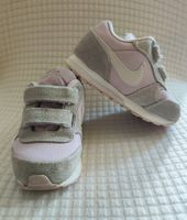 Turnschuhe Nike, Gr. 22