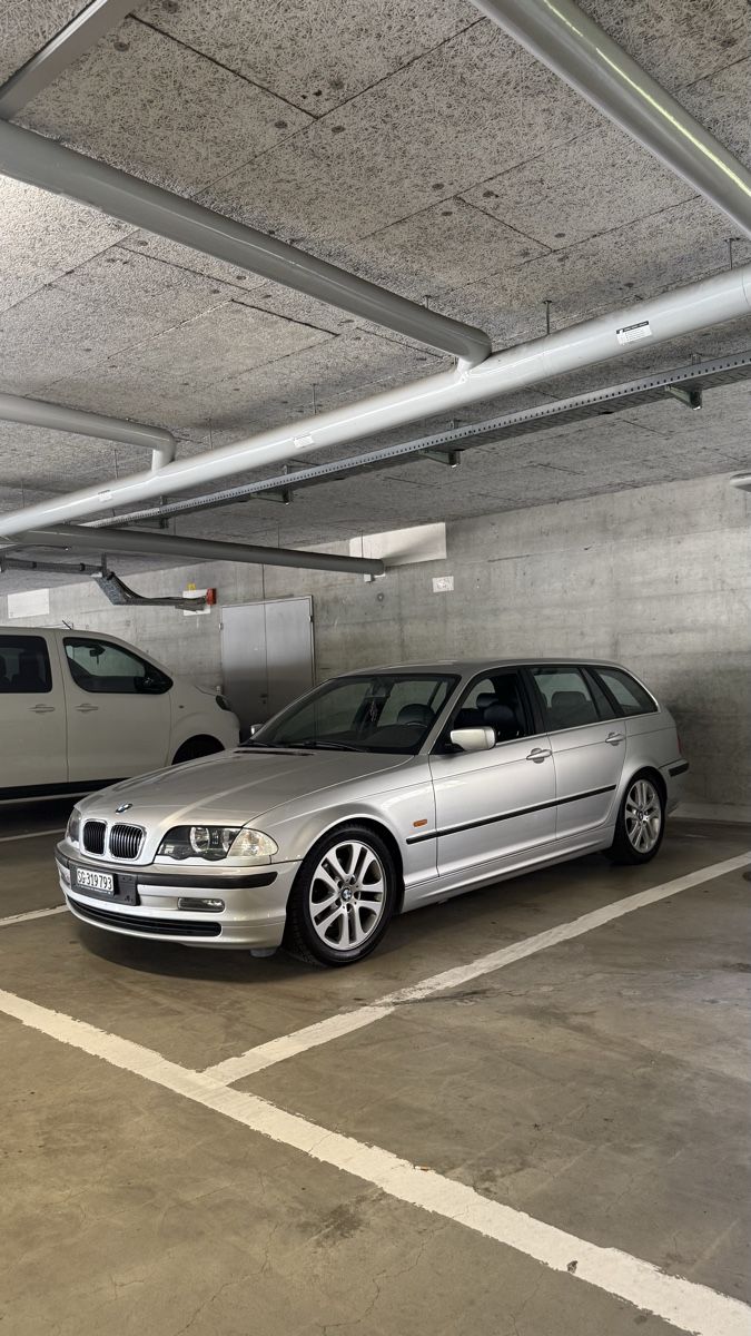 BMW Automobili: BMW 320i Touring Ab MFK – Usato da Bazenheid venduto da lac_j2b5