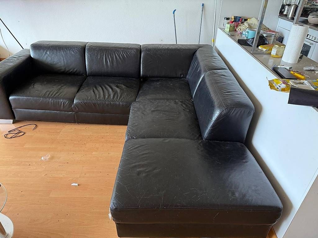 Sofas: Polstergruppe / Ecksofa - Leder – Gebraucht aus Dietikon von m53
