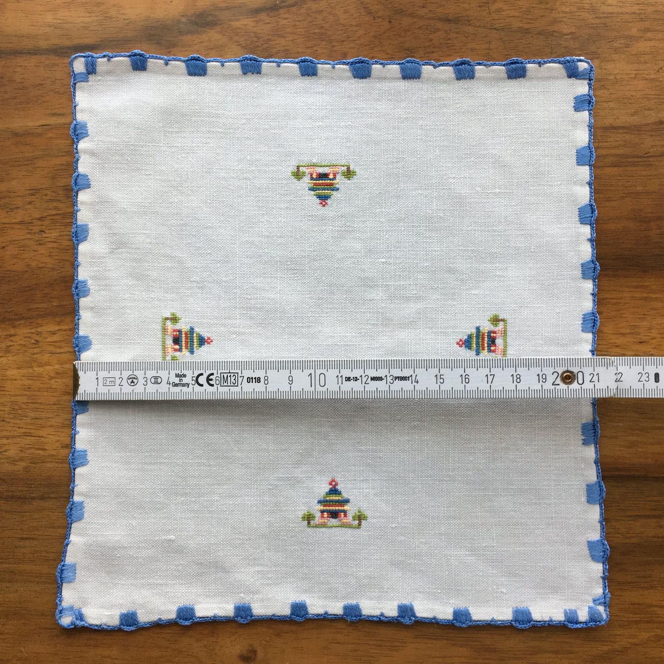 Sottobicchieri: Deckchen  handgestickt  und  umhäkelt  Untersetzer – Usato da Subingen venduto da ArtBead 3