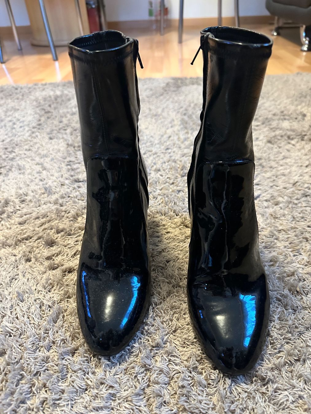 Louis Vuitton Damenschuhe: Louis Vuitton Stiefel groß 37 – Gebraucht aus Glattbrugg von tina063