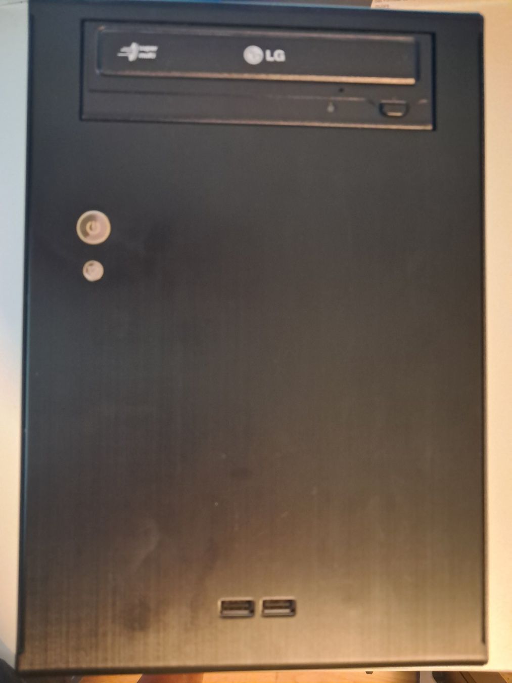 Lian Li Custodie: LIAN LI PC-Q07 Mini-ITX Tower – Usato da Ebikon venduto da Sam1974