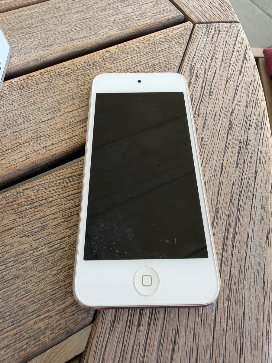 Apple Lettore multimediale portatile: Apple IPod touch Gold 32 GB 6. Generation WLAN & Bluetooth – Usato da Kreuzlingen venduto da Littelmisssunshine