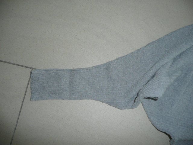 Lots de vêtements: Hose schwarz / Pullover grau Kleiderset – D'occasion à Zug par falama 4