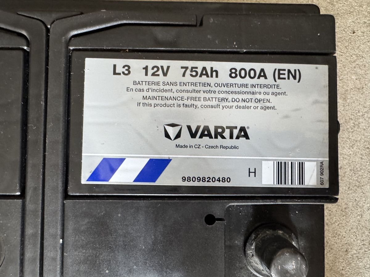 Varta Batteries: Auto Batterie  – D'occasion à Glattfelden par Nusa800 4
