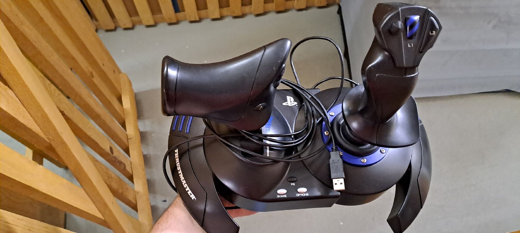 Thrustmaster Controller: Thrustmaster - T Flight Hotas 4 – Usato da Rümlang venduto da Frost84x