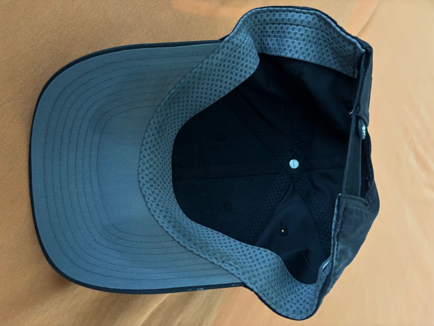 Nike Copricapi, berretti & cappellini: Cap Roger Federer schwarz mit Unterschrift – Usato da Hochdorf venduto da F13_08 4