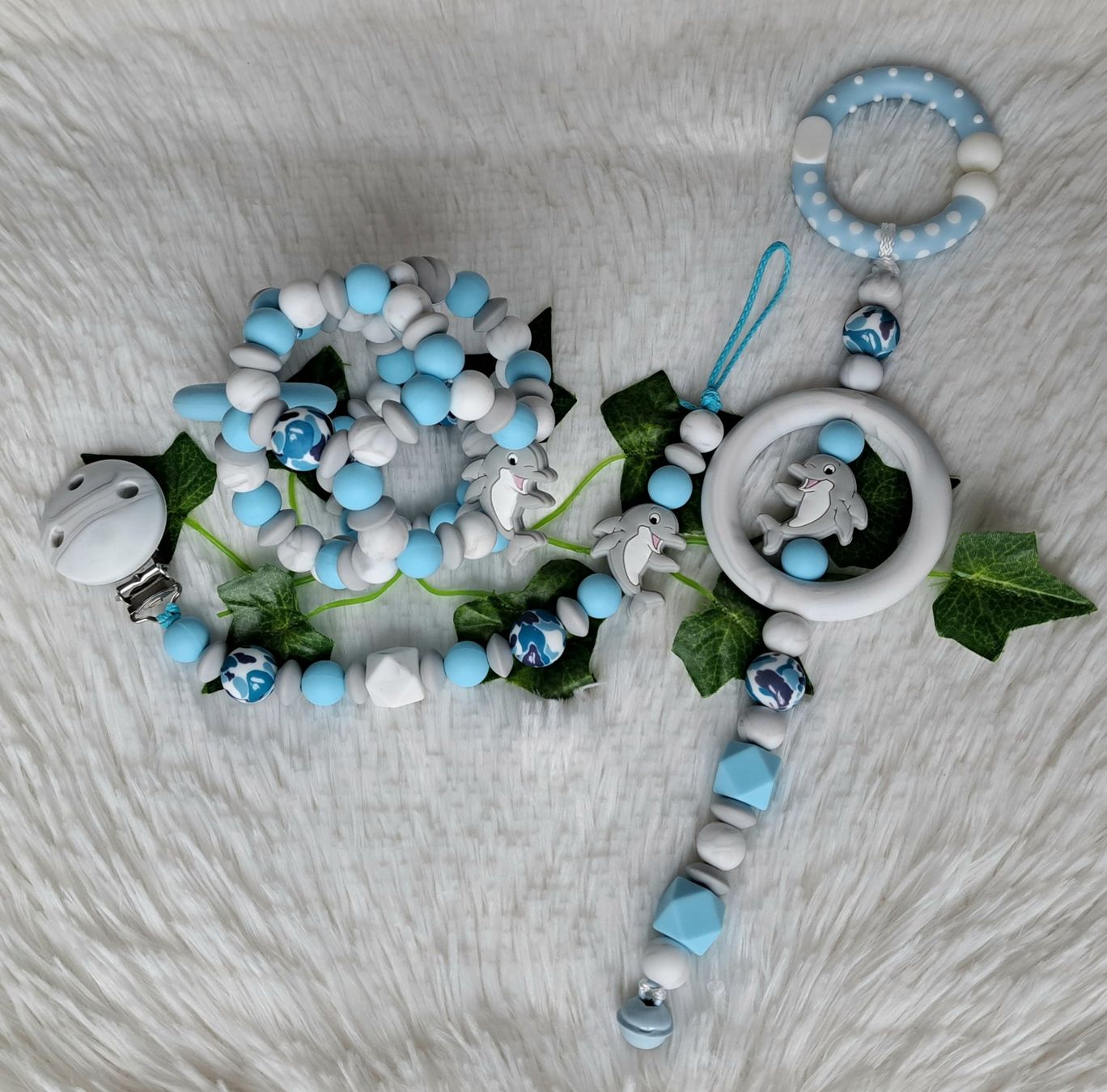 Succhiotti & catenelle porta ciuccio: Geschenkset Nuggiktteli/Motorikball/Activity Anhänger – Nuovo e nell'imballaggio originale da Oberurnen venduto da rotty80