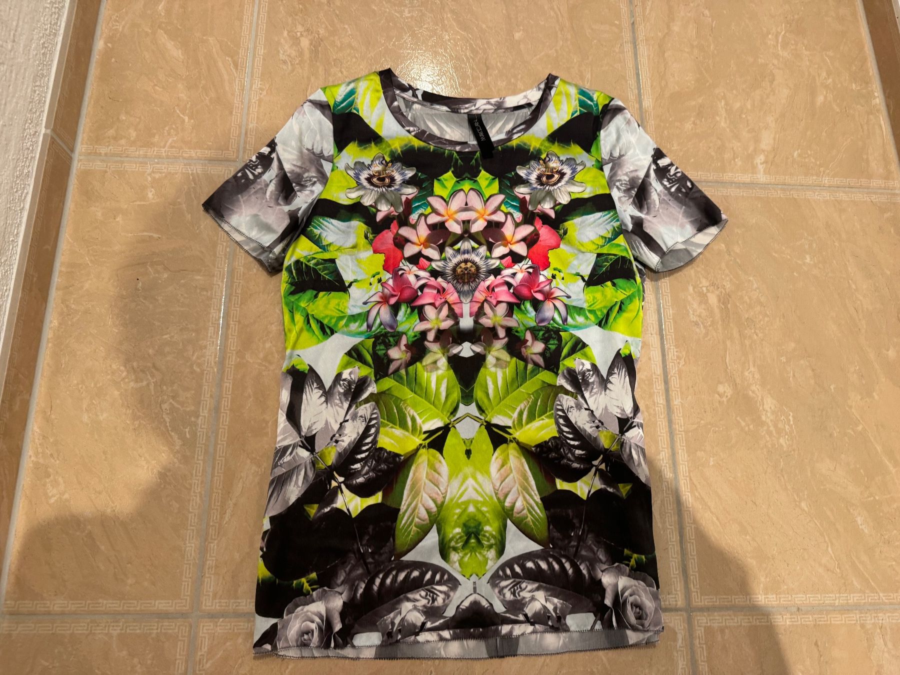 Marc Cain Top: Marc Cain NWT Seidentop, Grösse 3, 38 – Nuovo (secondo la descrizione) da Klingnau venduto da Markus14