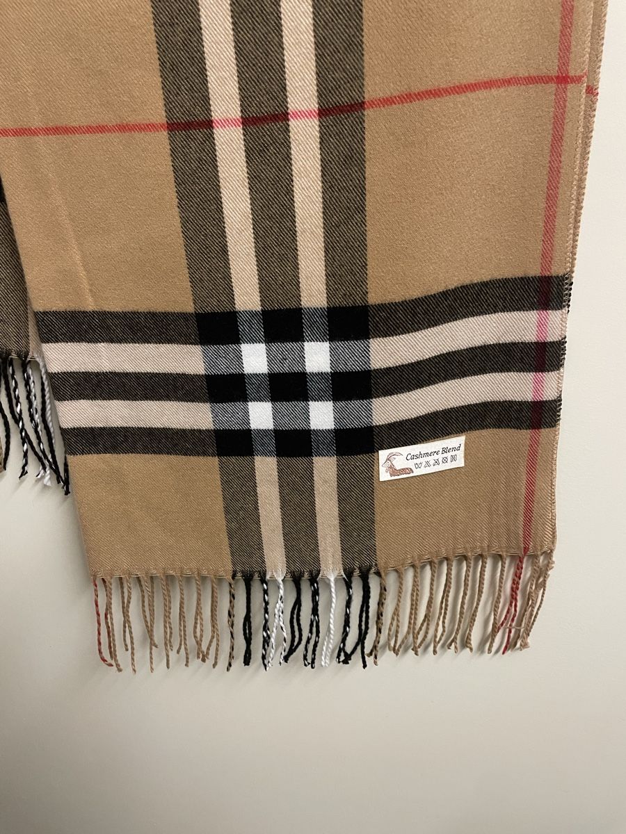 Foulard & Sciarpe: Cashmere Blend Scarf, Classic Check Pattern – Nuovo e nell'imballaggio originale da Buttikon SZ venduto da trzurigo 2