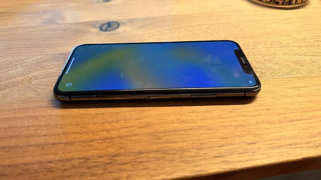 Telefoni cellulari / Smartphones: IPHONE X – Usato da Gutenswil venduto da Naguaa 1