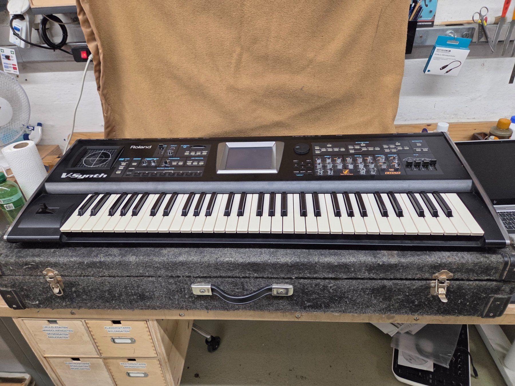Roland Strumenti musicali: Roland V-Synth Keyboard (Firmware Version 1.14) – Usato da Bern venduto da BaernerBrocki 1