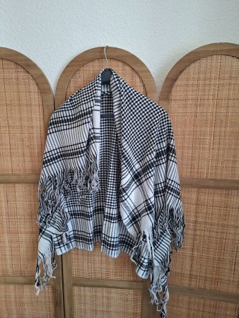 Écharpe chale motif pied-de-poule noir et blanc à franges