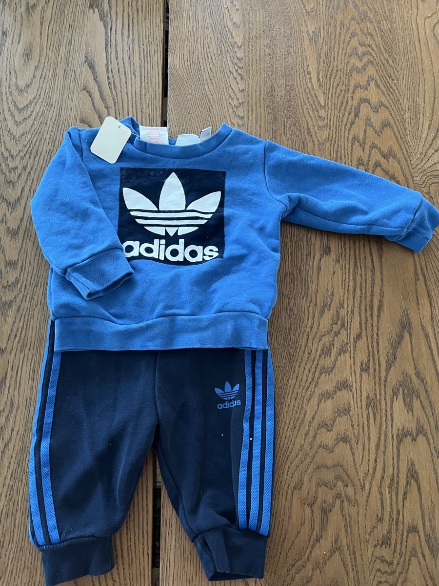 Adidas Completi: Adidas Trainer Grösse 68 - blau – Usato da Saland venduto da Francyherrera