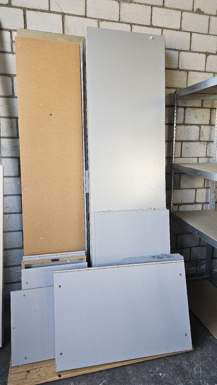 Armoires: Kleiderschrank ab Fr. 1.- – D'occasion à Koppigen par Bracher_Mail-House 4