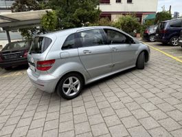 Mercedes-Benz B-Klasse Silber Gebrauchter Zustand