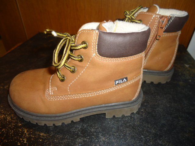 Fila Scarpe per ragazzi: Winterschuhe für Kinder  Grösse 24 FILA – Usato da Zürich venduto da liquidation-cobra