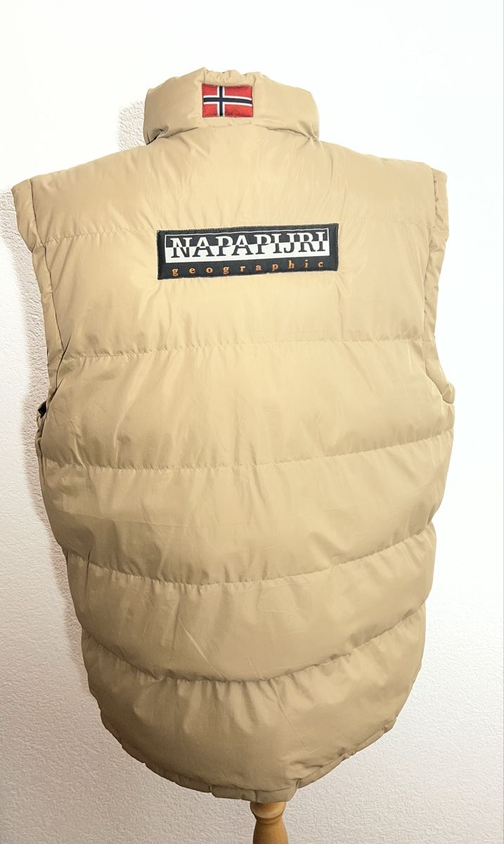 Napapijri Gilets: Doudoune sans manche, taille L – D'occasion à St-Pierre-Clages par ste_xk6p 2