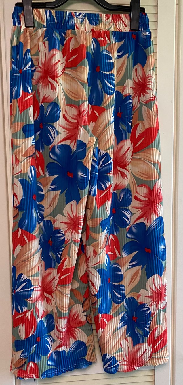 Pantaloni: Wunderschöne leichte Damenhose, Gr. S/M, NEU – Nuovo e nell'imballaggio originale da Bözberg venduto da RosmarieOb 2