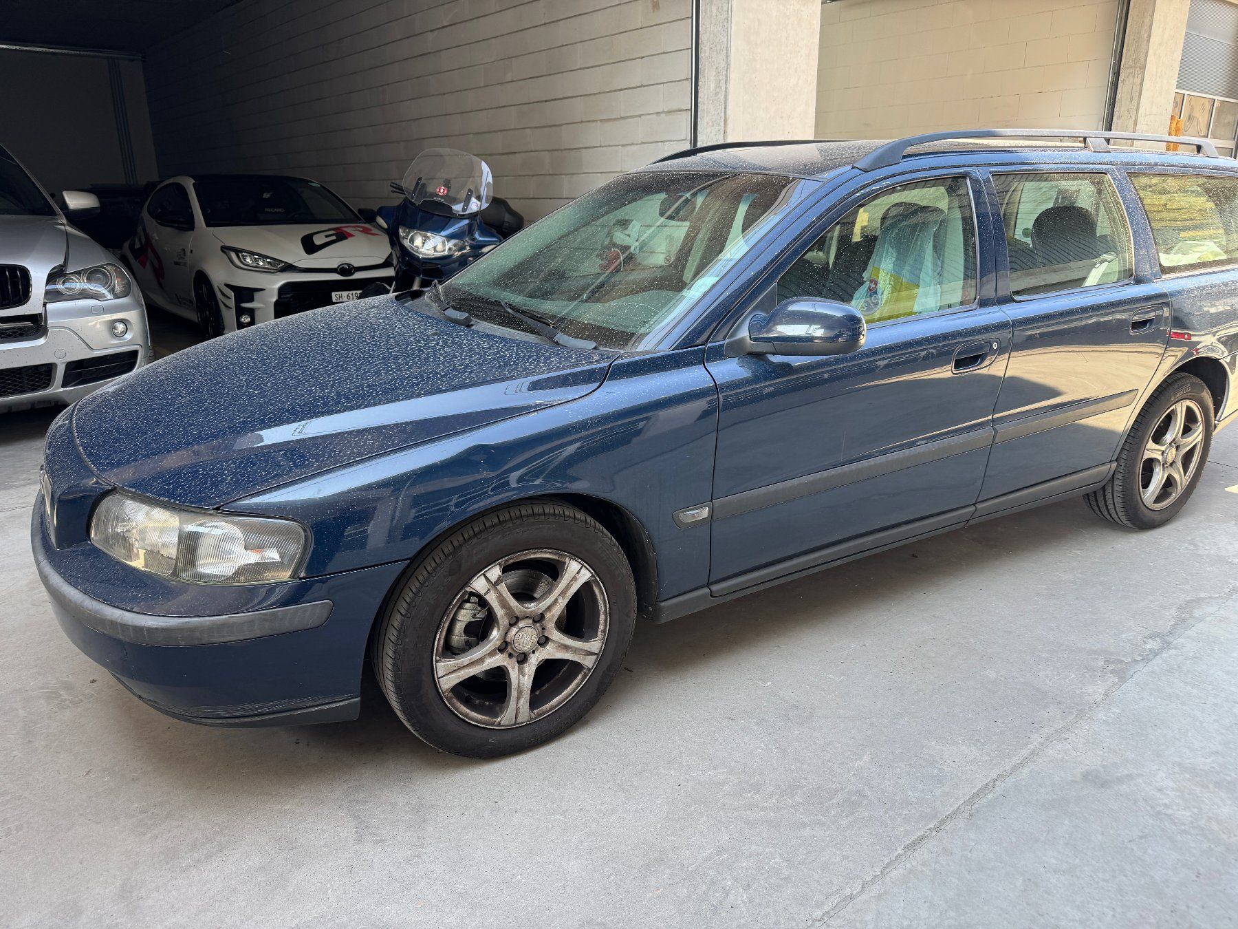 Volvo Autos: Volvo V70 2.4 – Gebraucht aus Wilchingen von RinaldoMotorsport 1