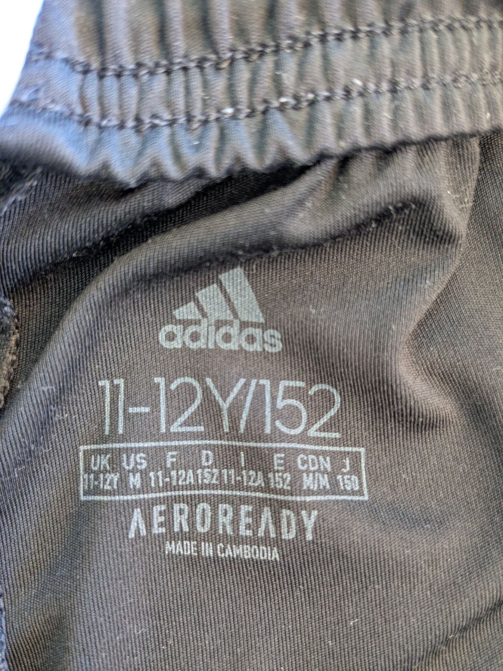 Adidas Hosen: ADIDAS Shorts Unisex Grösse 152 – Gebraucht aus Winterthur von juve1972 4