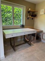 Eleganter Design-Schreibtisch mit 3 Schubladen – Weiss & Met