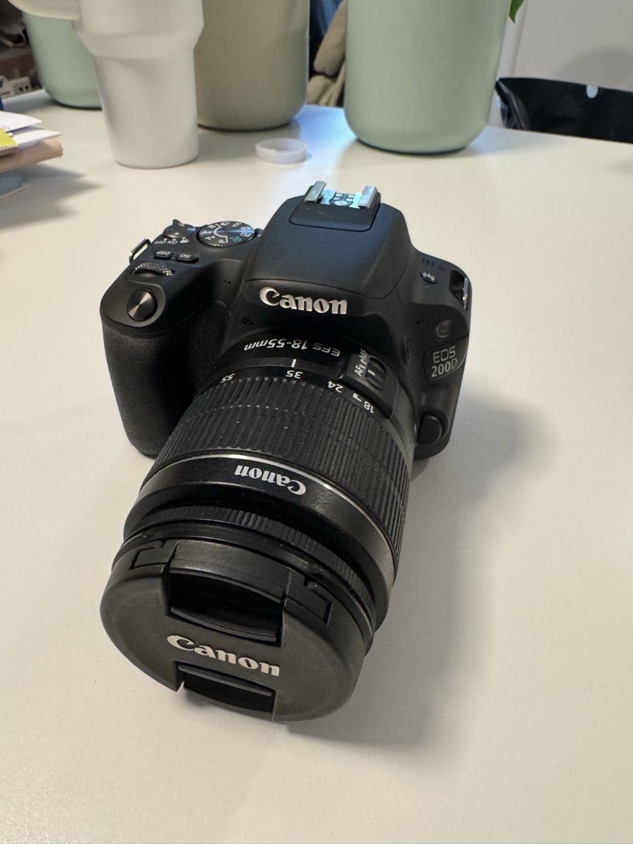 Canon Kamera: Canon EOS 200D – Gebraucht aus Biel/Bienne von LeBrun77