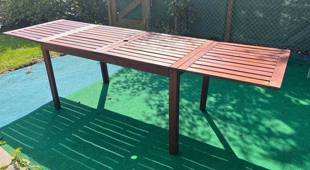 Grosser Gartentisch aus Holz, ausziehbar Kaufen auf Ricardo