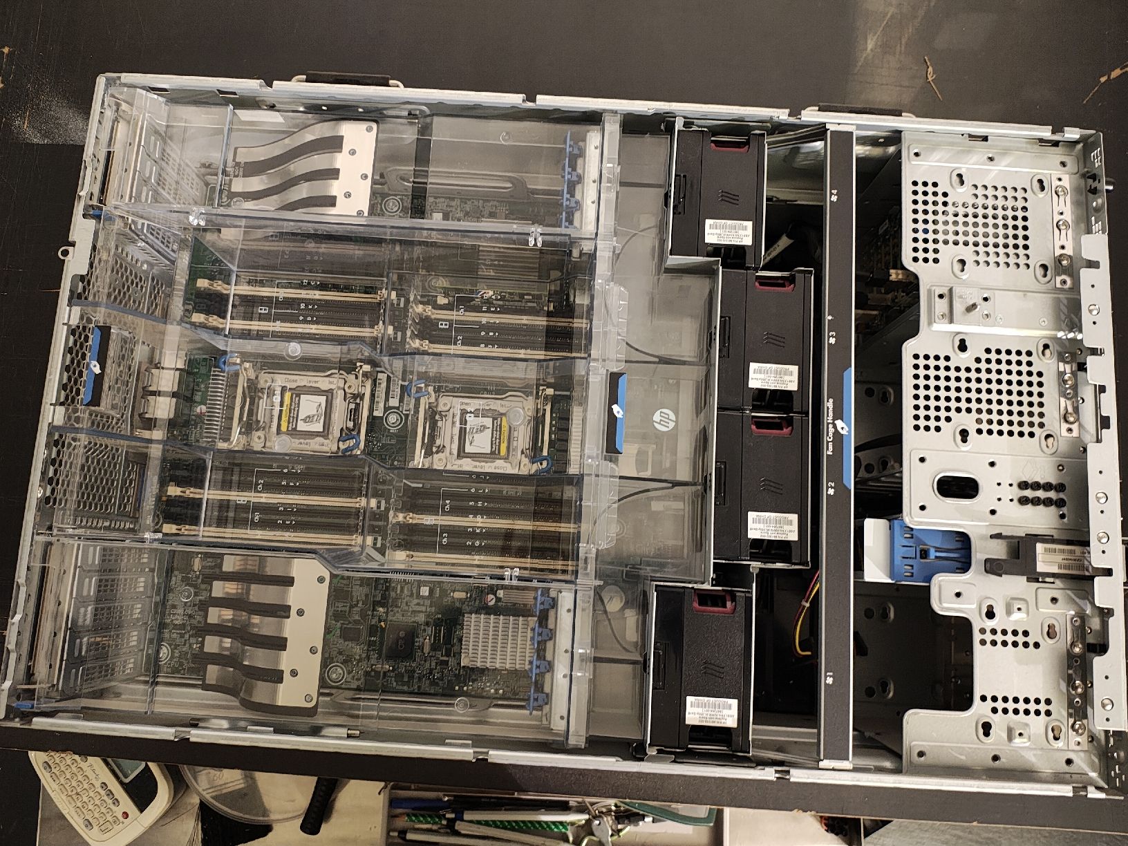 Hewlett Packard Server: HP ProLiant ML350p Gen8 Server – Usato da Zürich venduto da lastsec 3