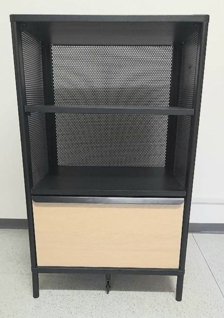 Ikea Cassettiere: Ikea Bekant – Usato da Glattbrugg venduto da B_B