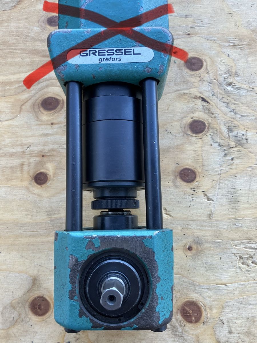 Gressel Tous les outils: Winkeltrieb zu Gresselschraubstock – D'occasion à Worben par Aircooled 3