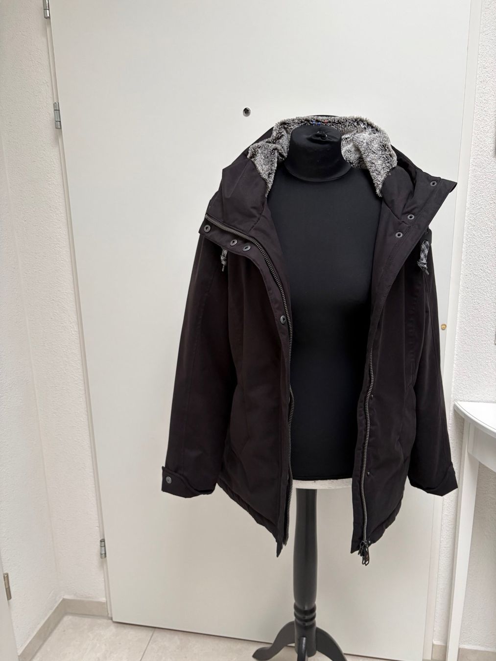 Giacche: Jacke, schwarz Gr. 38. G.I.G.A. DX – Usato da Glattpark (Opfikon) venduto da Pangie 1