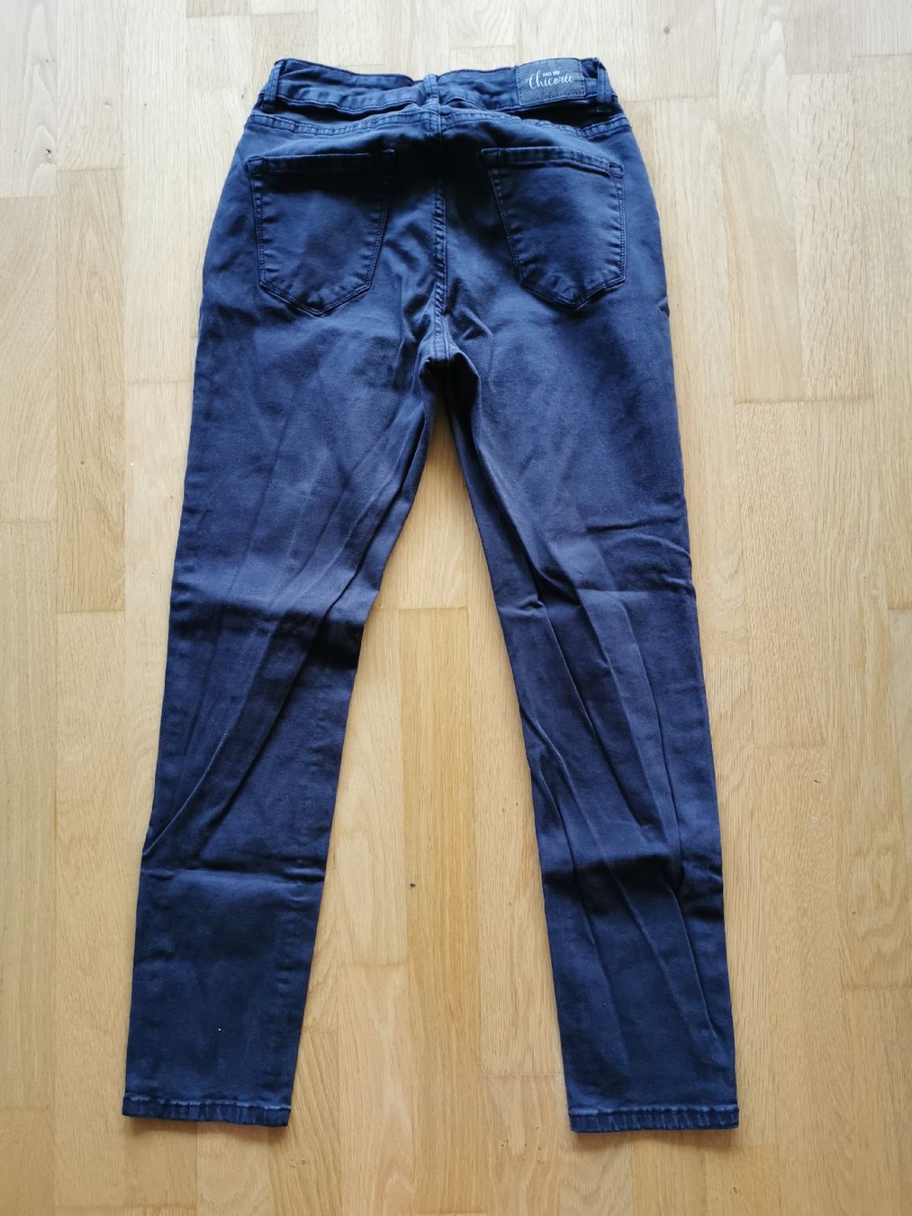 Jeans: Graue Jeans, Chicoree, Gr. 36 – Nuovo (secondo la descrizione) da Ostermundigen venduto da AlwaysHaveFun90 1